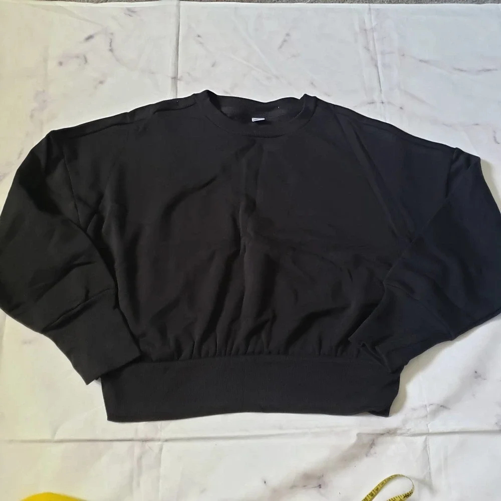 OLD NAVY black cropped top pullover sweatshirt M - Picture 1 of 7